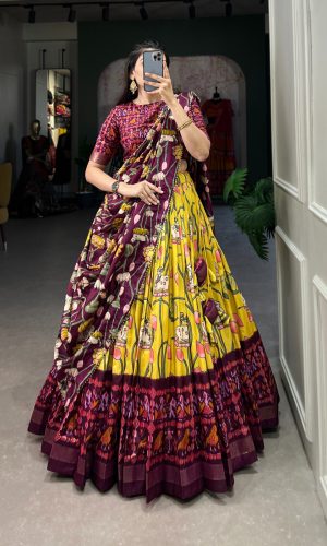 Lehnga Pichhwai Art