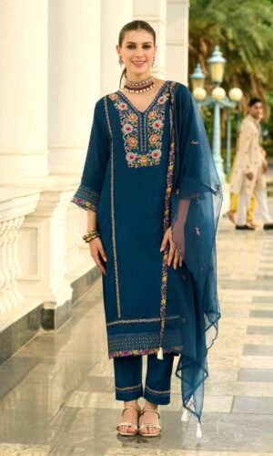 Embroidered Chanderi Kurti With Designer Organza Wrap
