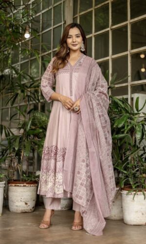 Classy Soft Pink Mul Cotton Ensemble With Artisanal Beadwork